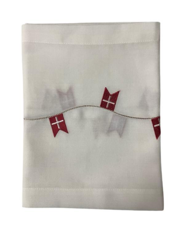 Langkildes & Sons Tischläufer mit gestickten Dänischen Flaggen